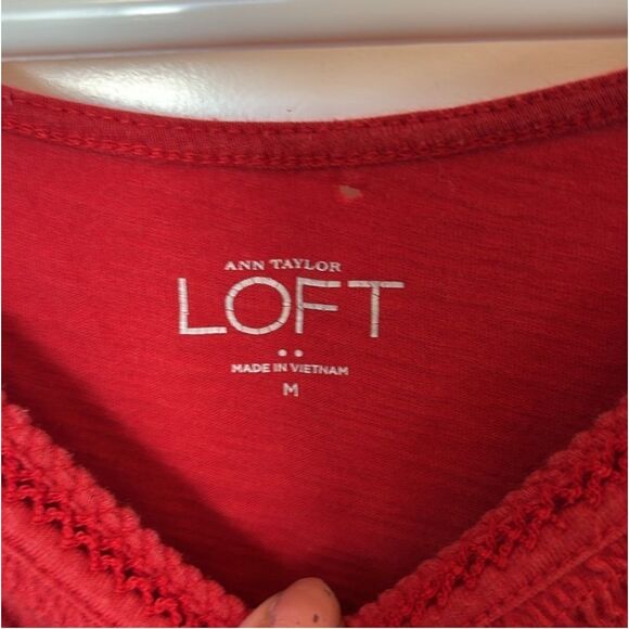 Ann Taylor LOFT Womens M Red Short Sleeve Crew Neck Top With Crochet Seersucker - Picture 3 of 3